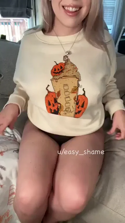 PAWG Slut's Pumpkin Smash Tease 😈🍑💦