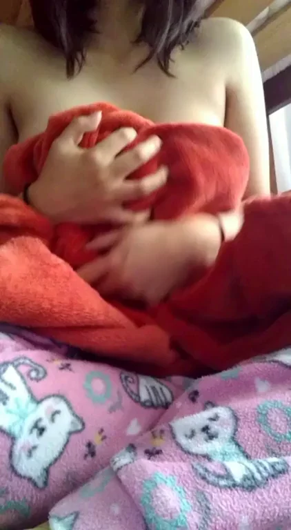 Cute Titty Drop Tease & Play 😻💦
