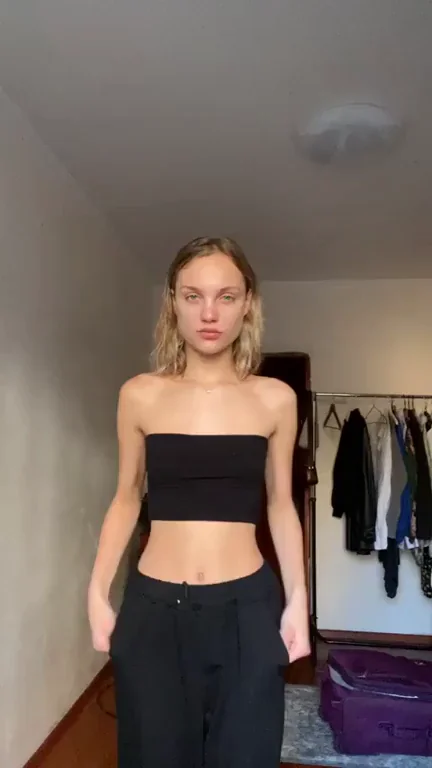 idk if you guys like tiny boobs but.. here goes ?