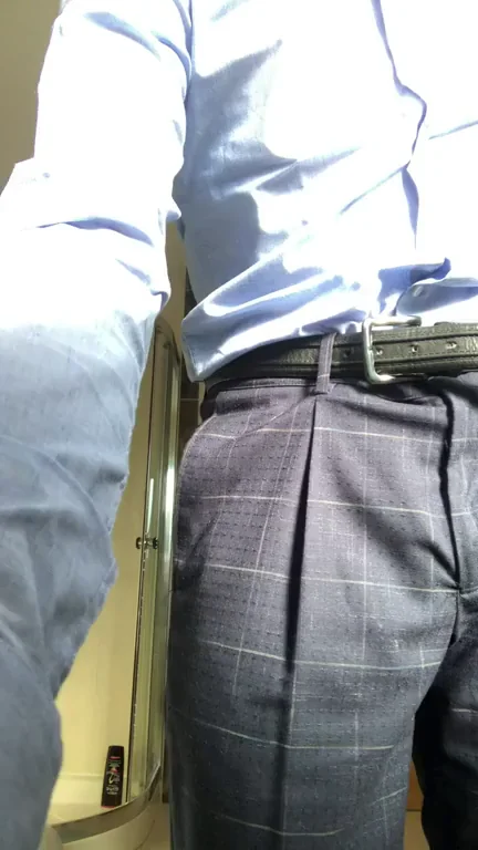 Thick Irish BWC Bulge Tease in Suit 😈🍆💦