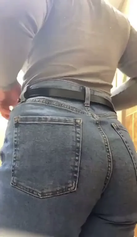 Need my ass stuffed during lunch, any takers? [f]