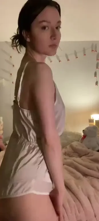 Would You Fuck My Tight Pussy Raw? 😈💦