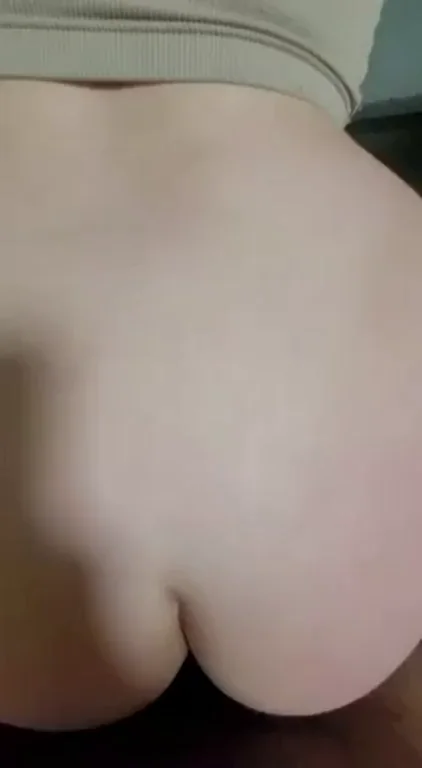 Horny Slut's Juicy Ass Craves Creampie Fill-Up Right Away 🍑💦