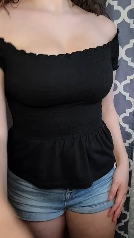 Hanna Miller's Massive Titty Drop Tease 💦🍈🍈