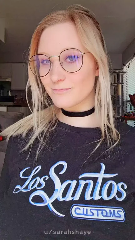 🔥 Glasses Girl's Massive Titty Drop & Pussy Flash 😍🍈🍈