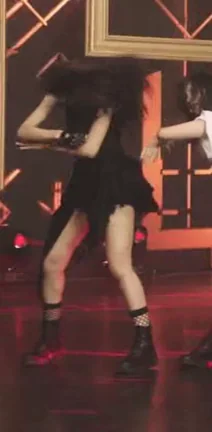 Twice - Tzuyu (someone please tell me what performance this was)