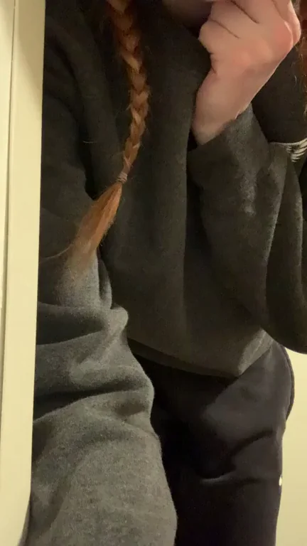 Redhead Slut's Puffy Pussy Tease 🔥🍑