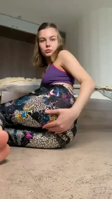 Teen Slut's Massive Ass Begging Daddy to Spank & Spoil It 🍑🔥