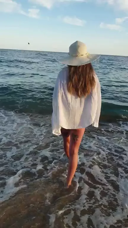 Am I Sexy Enough to Get Your Cock Rock Hard? 🌊😈