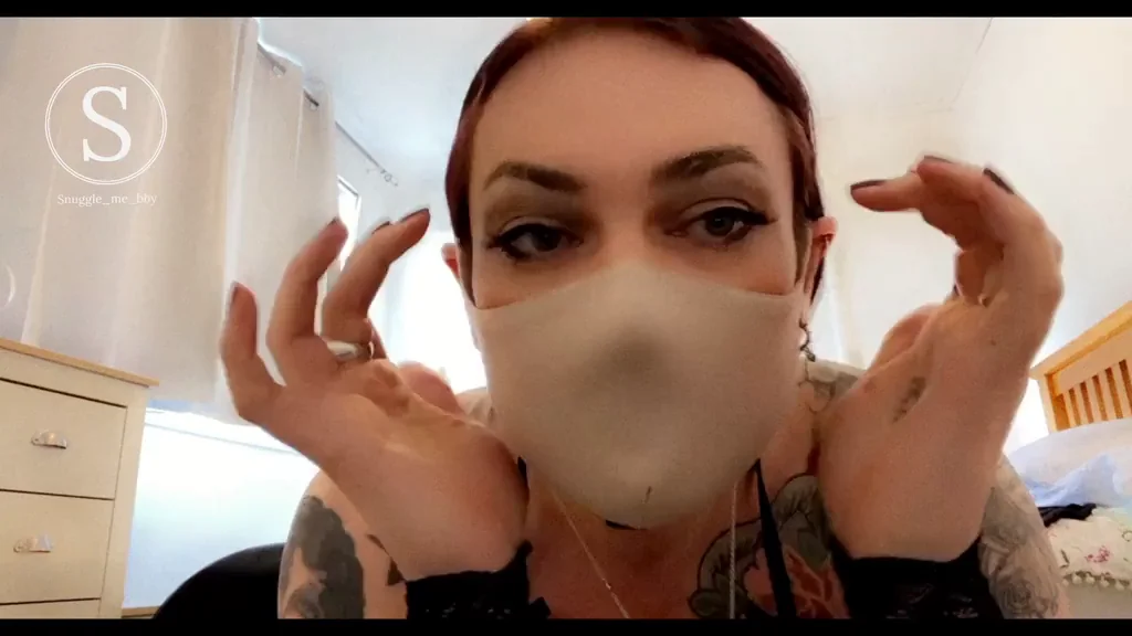Trappiest Bitch Mirror Tease in Lingerie and Fishnets