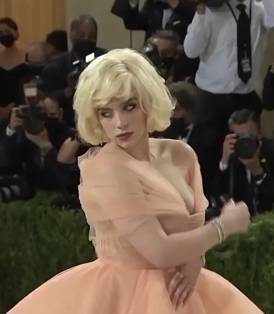 Billie Eilish Channels Marilyn Monroe On Red Carpet