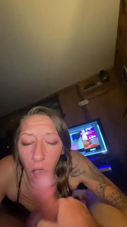 MILF Craves Cock Pounding Her from Behind 🐱💦