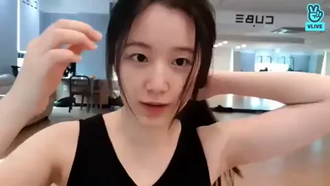 Shuhua's Slutty 1-Min Tease: Arms Up, Tits Out in Tight Black Tank