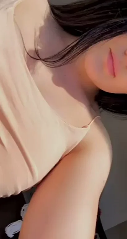 Imagine my tits bouncing in your face ?