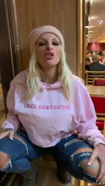 Casino Bimbo's Massive Titty Drop 🍒💦 Trashy AF