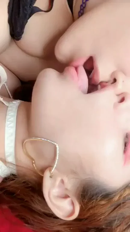 Hot kisses