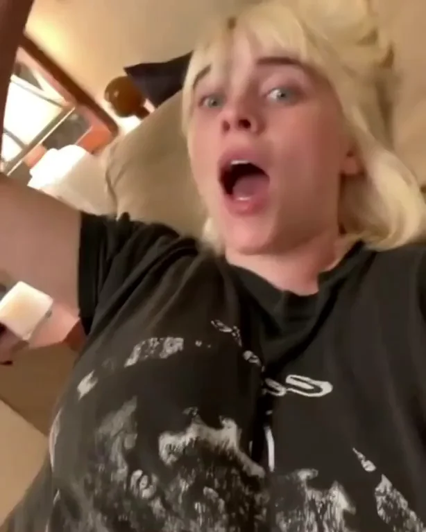 Billie Eilish's Massive Tits Spill Out 😍🍈🍈