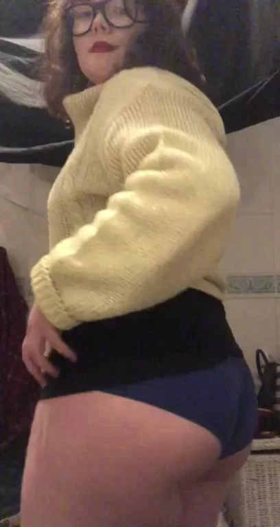 Should get into my Velma cosplay and shoot another video for you? [f] ?