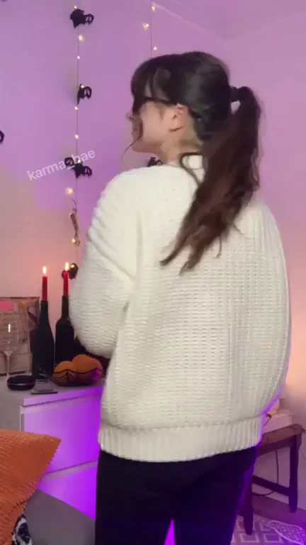 do you like it ?? (her free album in the comments )