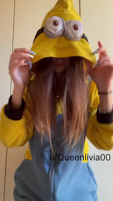 Cute Minion Slut Zipper Tease 😈🍌👙