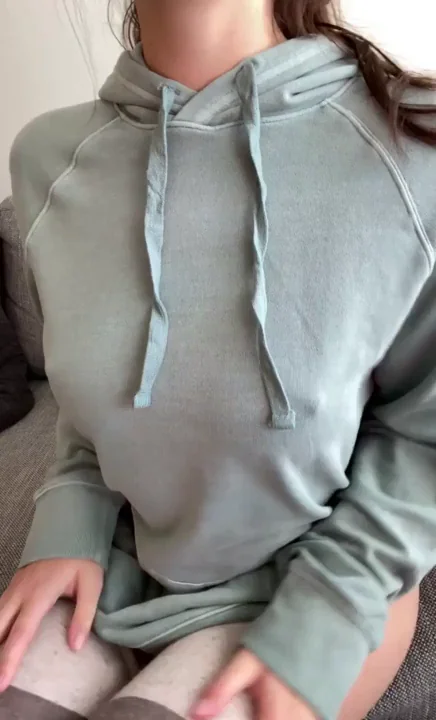 Thick Thighs & Perky Tits Tease 😍🍑💦