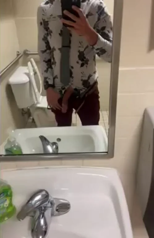 🪠 M4F Bathroom Mirror Dick Tease - PM for More Fun 🍆💦