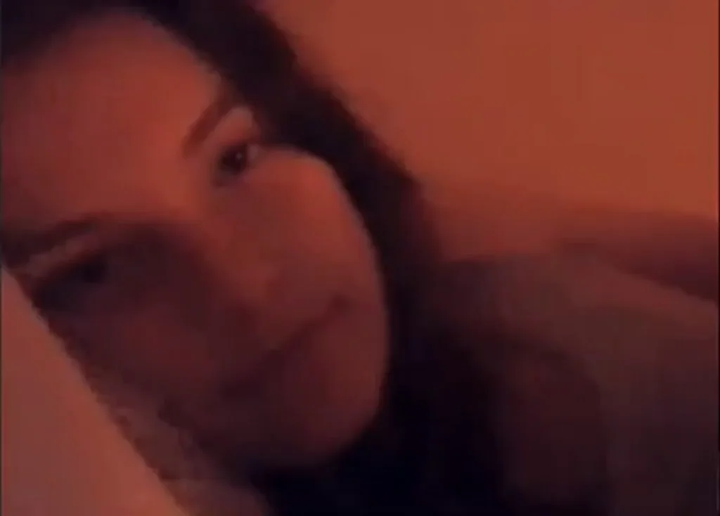 18yo Slut Begs: Stare in My Eyes While You Cum! 👀💦
