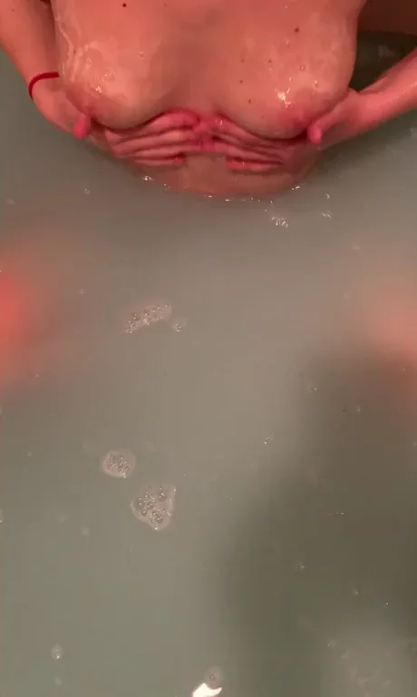 Bubbly Blonde Teen Begs: Lend a Hand to My Slippery Tits? 🛁💦🍒