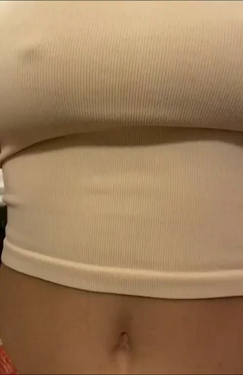 I figured out how to make my bouncy boobs autoplay (f)or you all in my first gif!