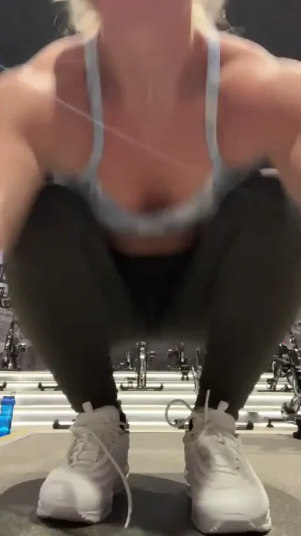 Nude Spin Class Slut Squatting Deep 😈🚴‍♀️💦