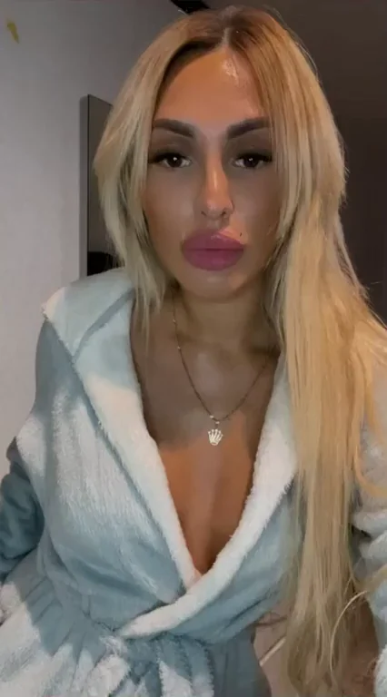 Watch This Dirty Little Slut Tease in Her Open Robe 😈💦