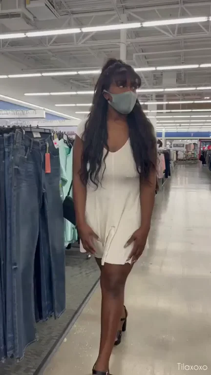 Ebony Slut Flashes Pussy in Store, Asking for Dressing Room