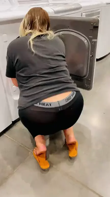 🍑 20yo Blonde PAWG's Sheer Yoga Pants Bubble Butt Tease at Laundromat 👣🔥