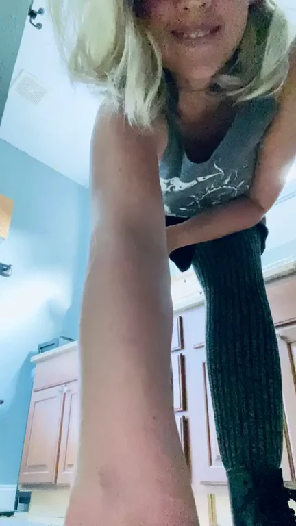 The dream of the ‘90s is alive under my skirt. [f]40