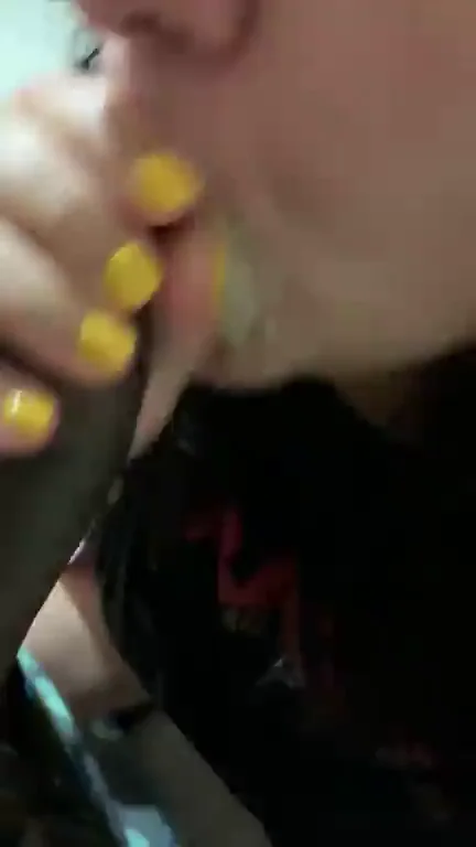 Sucked on some BBC in the kitchen while I had guests in the next room hehe