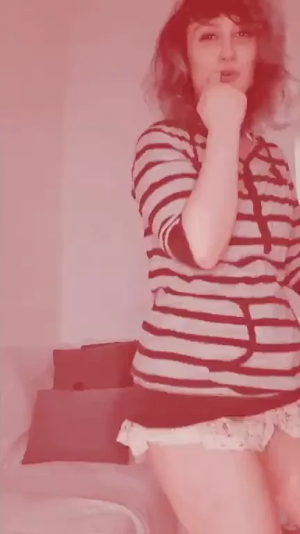 [OC F22] Dancing to 'still woozy' ^____^ <3