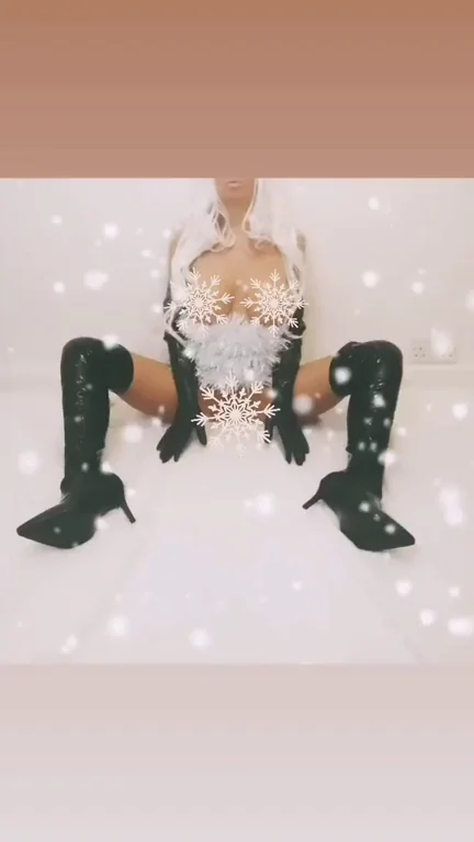 Easy on the Eyes or Hard on the Cock? 😈👠