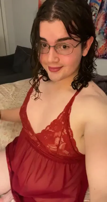 I love getting my tits sucked by older daddy bears ?