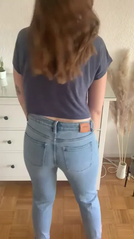 Jeans Off: Peek My Juicy Amateur Ass? 🍑🔥
