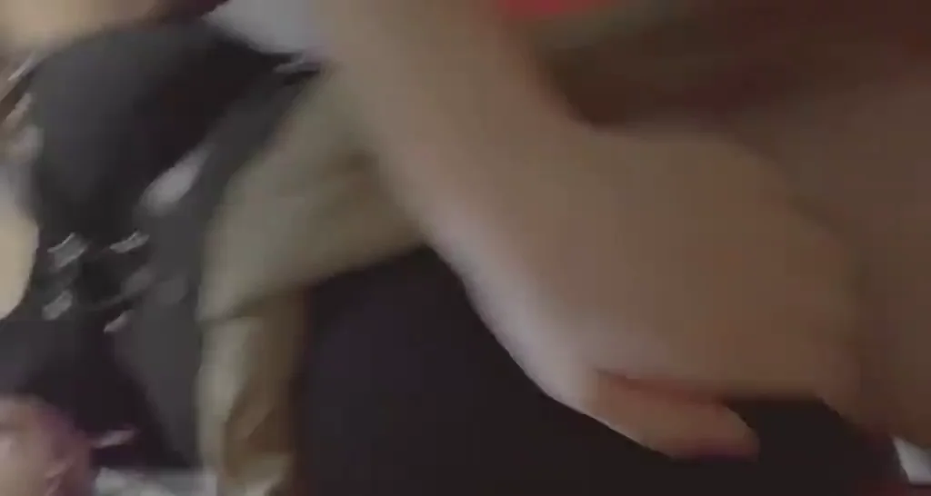 peeking out a little ? [f] [oc]