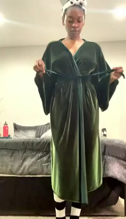 Ebony tits