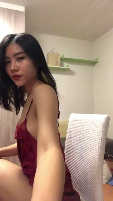 I hope there are also some new guys who see this post, so helloooo, do you like my body? ?