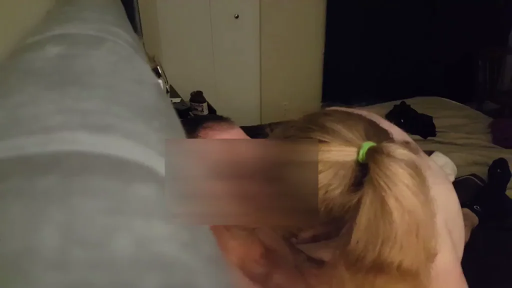 My husband would say my lips are pretty grippy. He tried to not cum but I held on until he came in me :)