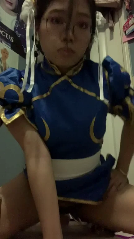 Chun-Li Slut Practicing Her Juicy Ride for Ken 💦🍑