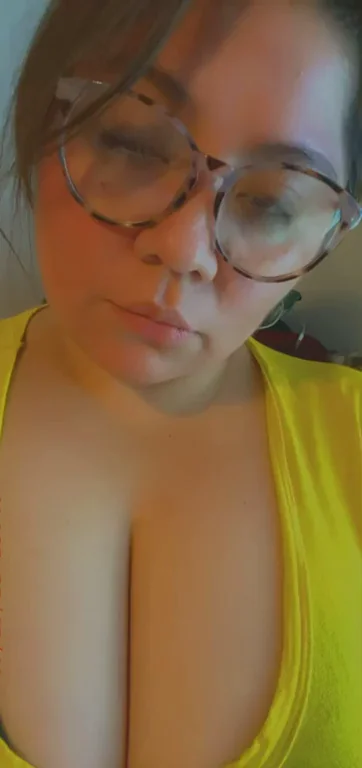 Naughty secretary under your desk vibes.