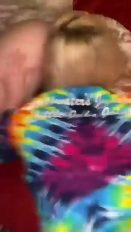 Blonde Teen Chomps Pussy While Gobbling Massive BBC! 🍑🍆👅