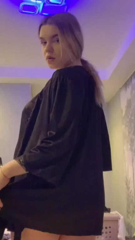 Wanna Fuck My Tight Teen Ass, Baby? 🍑🔥
