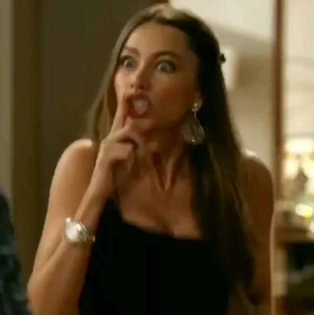 Sofia Vergara showing where men look