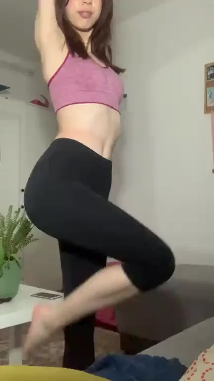 Bullied Schoolgirl's Thick Ass Tease 😩🍑 Welcome My Curves?
