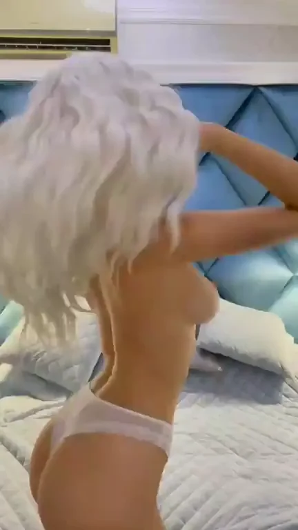 Warm My Tight Pussy with Your Cold Dick? 🔥🍑